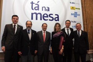 ta na mesa