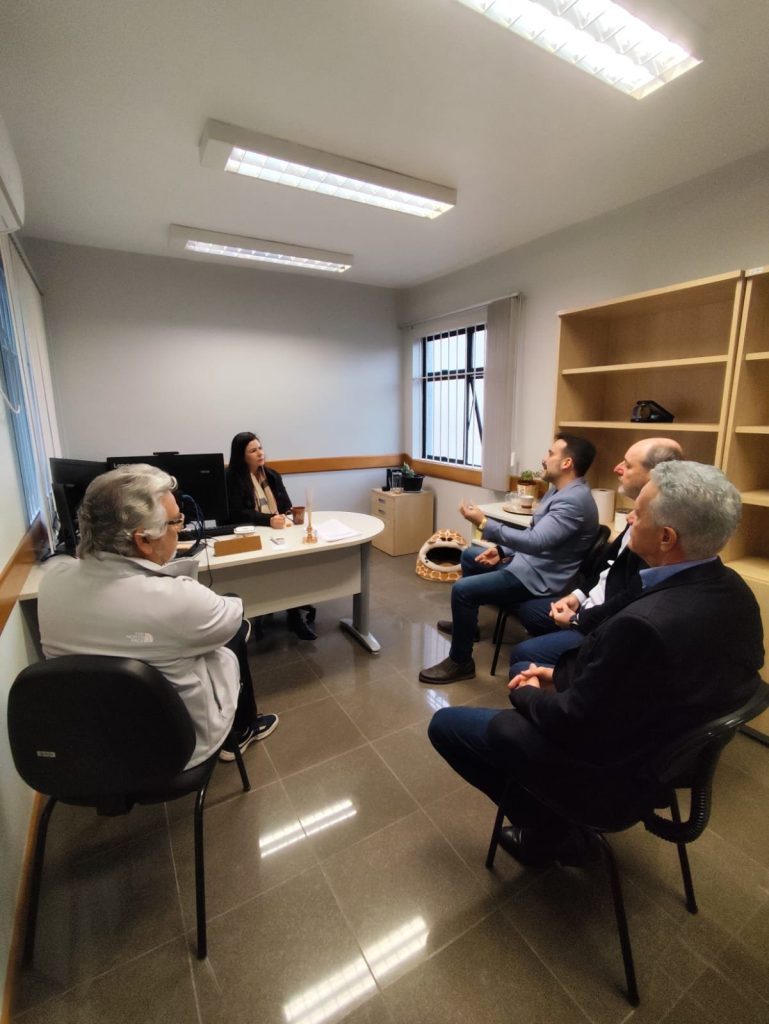 Reunião da diretoria do CONSEPRO com a promotora de Justiça na sede do Ministério Público de Sapucaia do Sul
