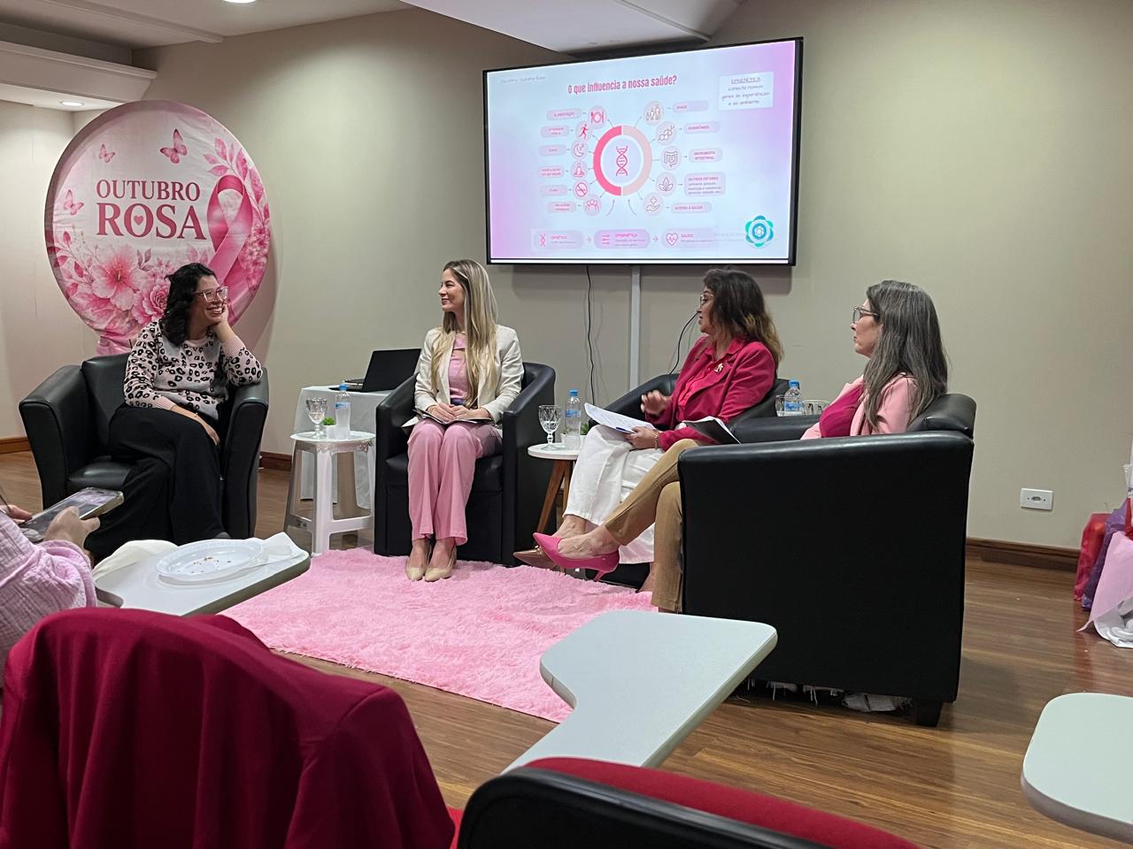 Encontro do Núcleo de Mulheres Empreendedoras da ACIS alusivo ao Outubro Rosa, no Salão de Eventos da ACIS